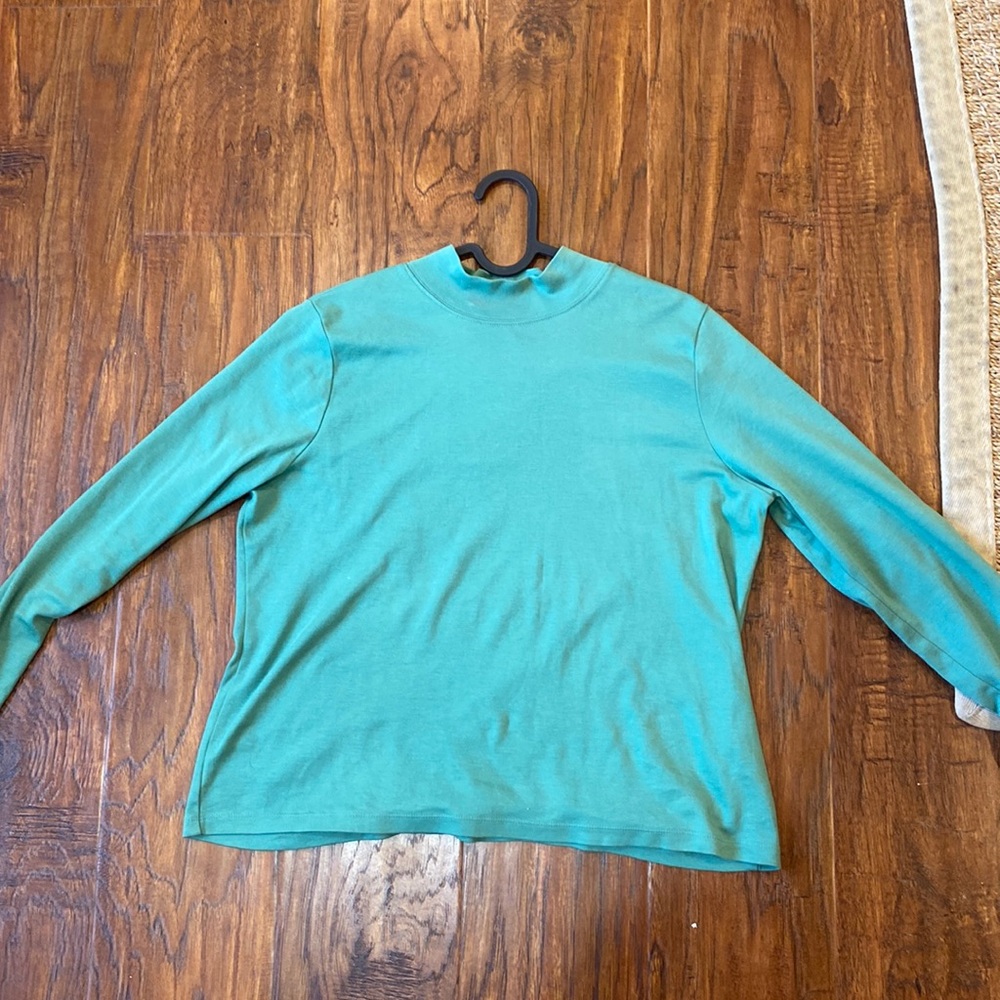LL bean green long sleeve mock neck top